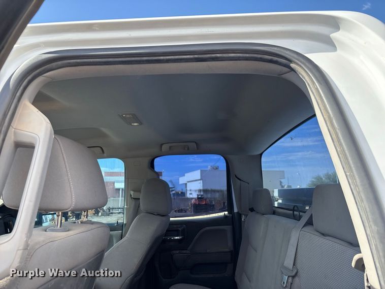 image for item EE6472 2015 Chevrolet Silverado 2500HD Ext. Cab pickup truck