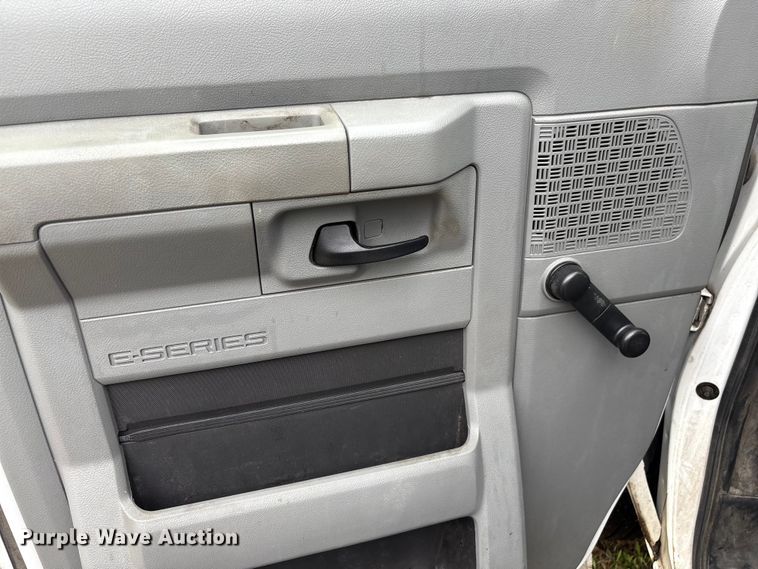 image for item EF1007 2012 Ford E250 van