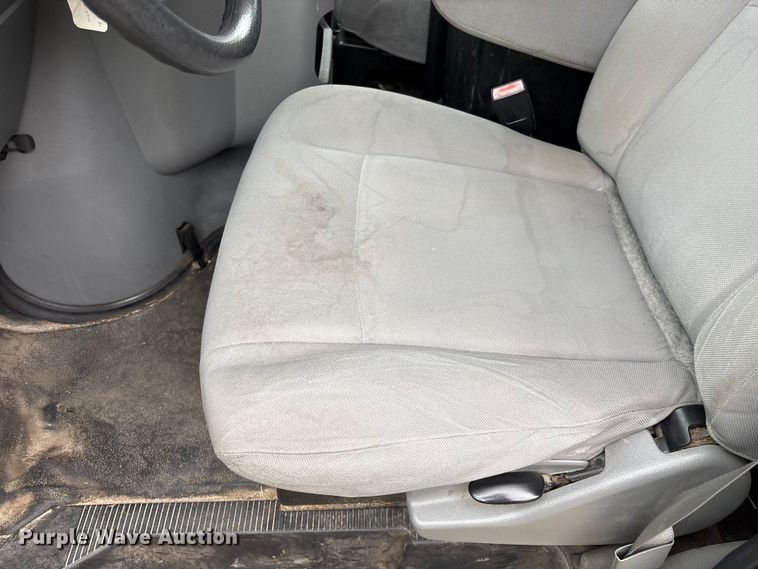 image for item EF1007 2012 Ford E250 van
