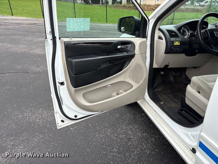 image for item EF1321 2016 Dodge Grand Caravan handicap accessible van