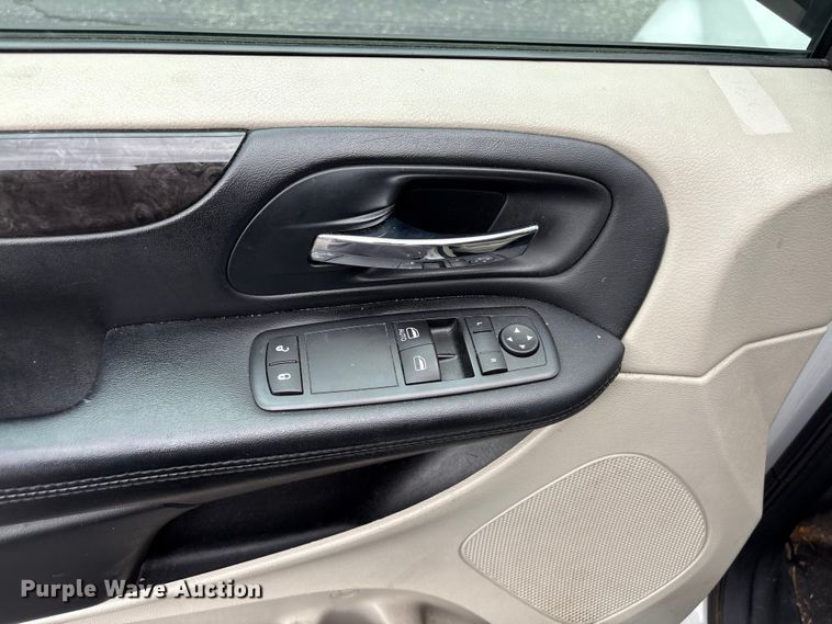 image for item EF1321 2016 Dodge Grand Caravan handicap accessible van