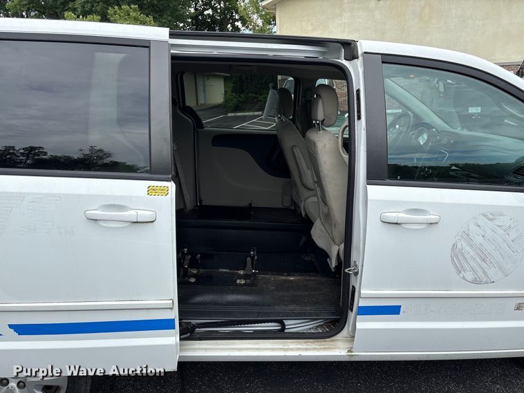 image for item EF1321 2016 Dodge Grand Caravan handicap accessible van