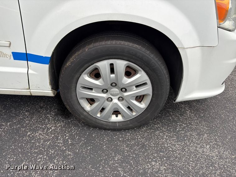 image for item EF1321 2016 Dodge Grand Caravan handicap accessible van