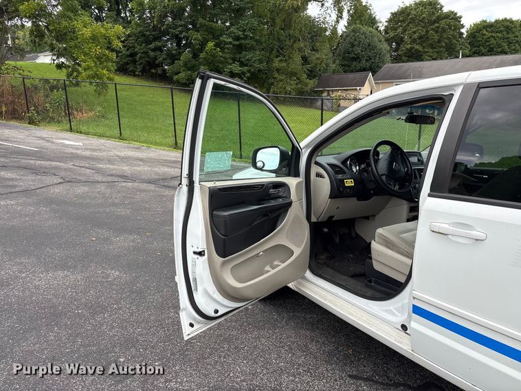 image for item EF1322 2016 Dodge Grand Caravan handicap accessible van