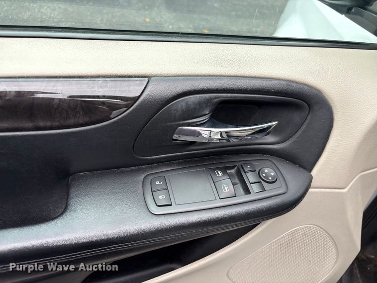 image for item EF1322 2016 Dodge Grand Caravan handicap accessible van