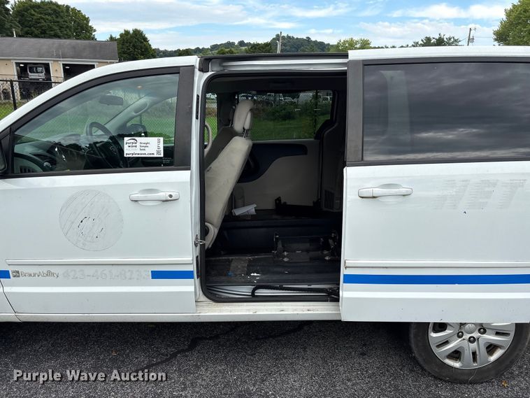 image for item EF1322 2016 Dodge Grand Caravan handicap accessible van