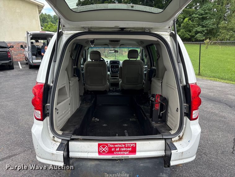 image for item EF1322 2016 Dodge Grand Caravan handicap accessible van