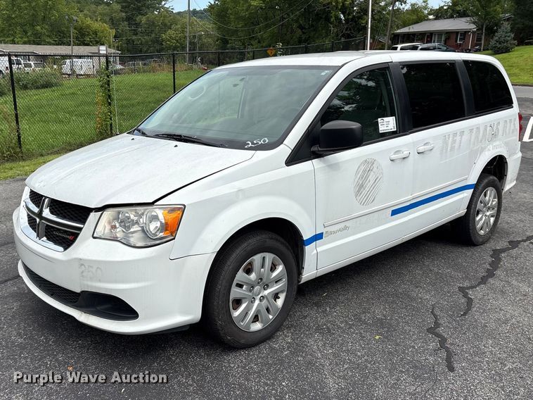 2017 Dodge Grand Caravan handicap accessible van