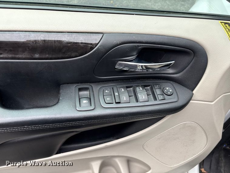 image for item EF1323 2017 Dodge Grand Caravan handicap accessible van