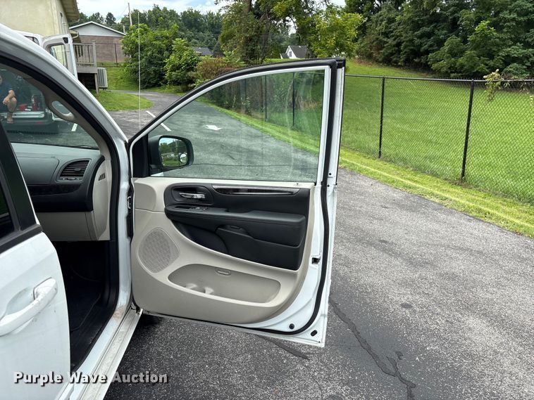 image for item EF1323 2017 Dodge Grand Caravan handicap accessible van