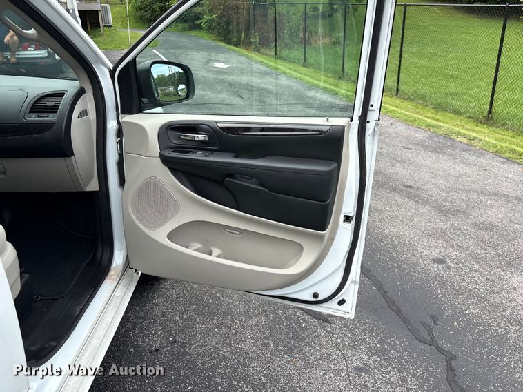 image for item EF1323 2017 Dodge Grand Caravan handicap accessible van