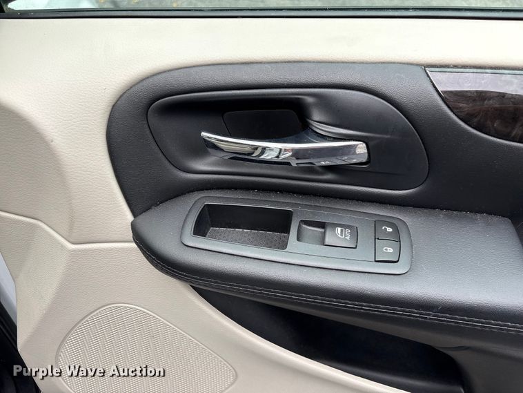 image for item EF1323 2017 Dodge Grand Caravan handicap accessible van