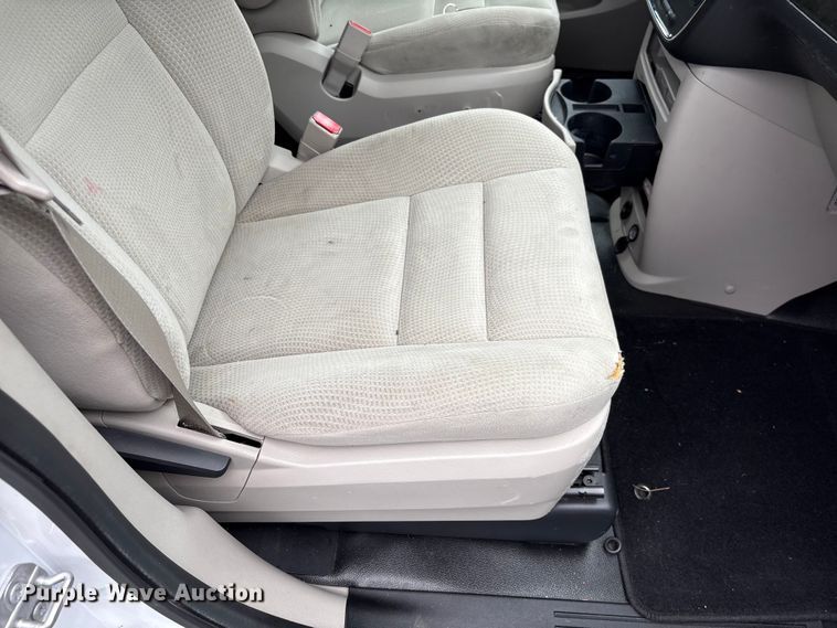 image for item EF1323 2017 Dodge Grand Caravan handicap accessible van