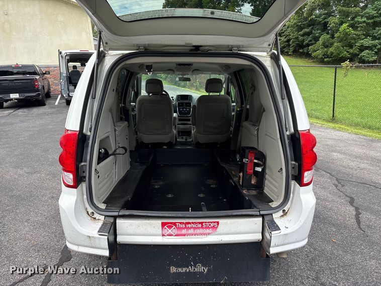 image for item EF1323 2017 Dodge Grand Caravan handicap accessible van