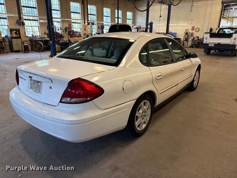 image for item EF1331 2005 Ford Taurus 