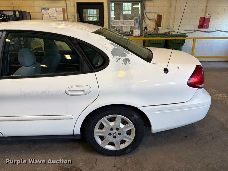 image for item EF1331 2005 Ford Taurus 