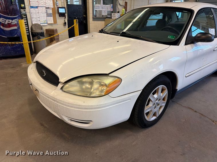 image for item EF1331 2005 Ford Taurus 