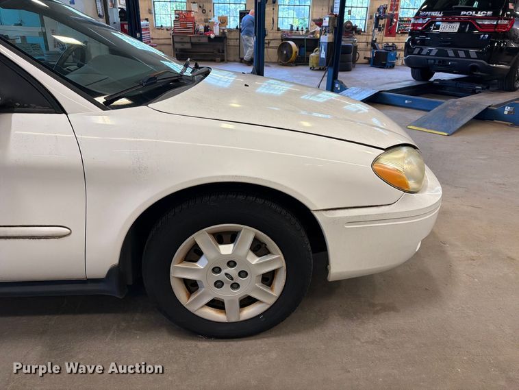 image for item EF1331 2005 Ford Taurus 