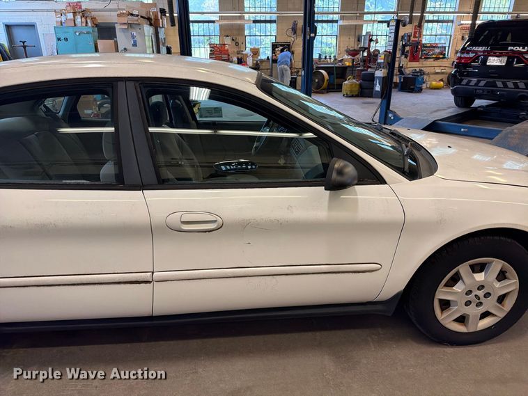 image for item EF1331 2005 Ford Taurus 