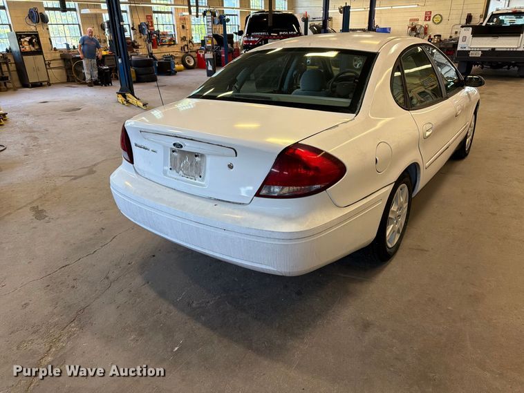 image for item EF1331 2005 Ford Taurus 