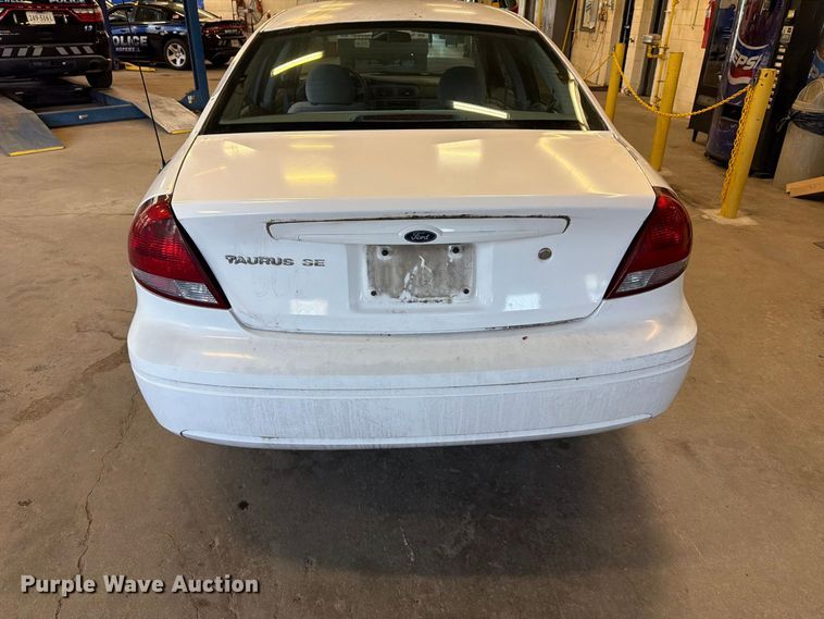 image for item EF1331 2005 Ford Taurus 