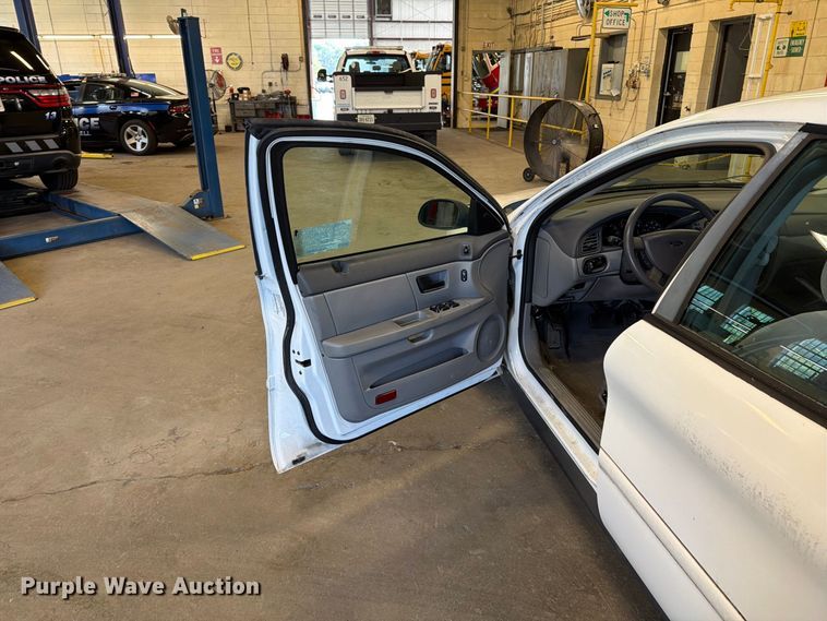 image for item EF1331 2005 Ford Taurus 