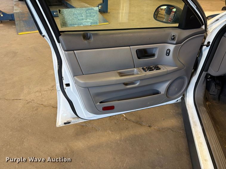 image for item EF1331 2005 Ford Taurus 
