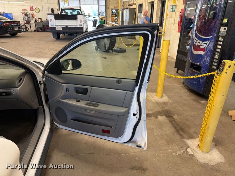 image for item EF1331 2005 Ford Taurus 