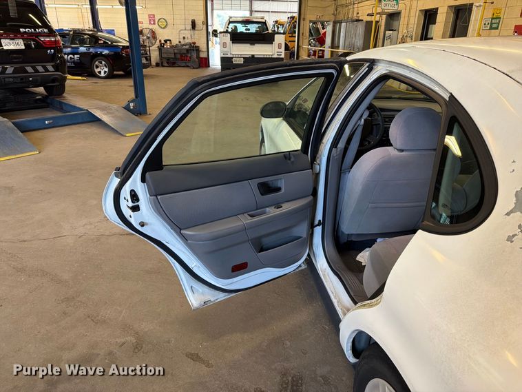 image for item EF1331 2005 Ford Taurus 