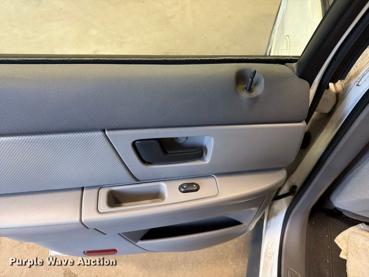 image for item EF1331 2005 Ford Taurus 