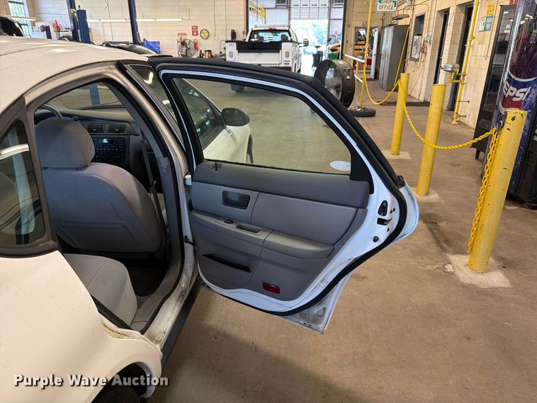image for item EF1331 2005 Ford Taurus 