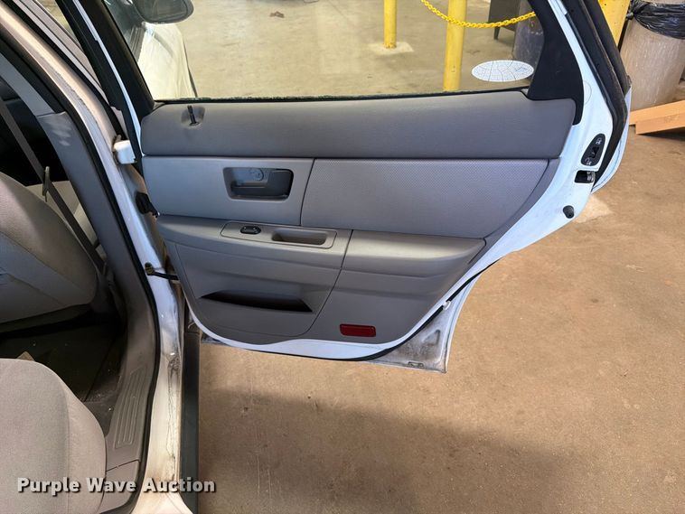 image for item EF1331 2005 Ford Taurus 