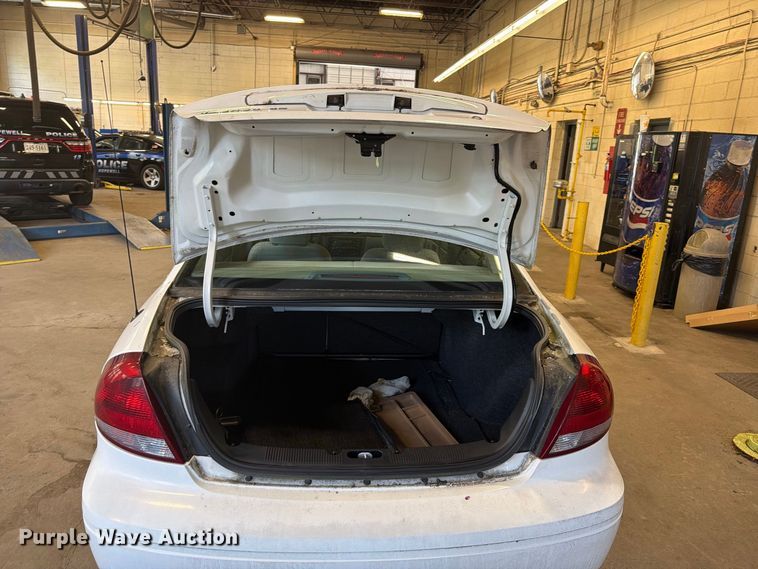 image for item EF1331 2005 Ford Taurus 