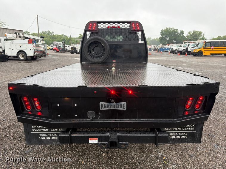 image for item EG9226 2022 Chevrolet C5500 Crew Cab flatbed truck