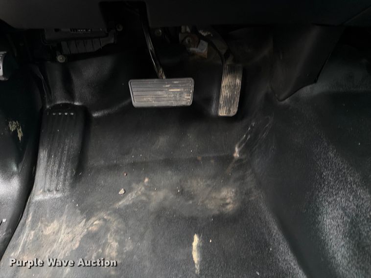 image for item EG9226 2022 Chevrolet C5500 Crew Cab flatbed truck