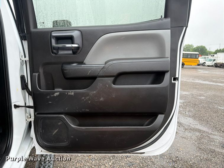image for item EG9226 2022 Chevrolet C5500 Crew Cab flatbed truck