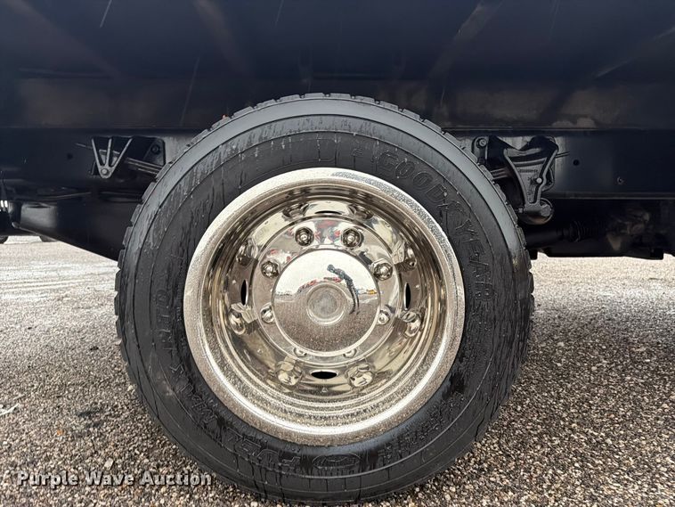 image for item EG9226 2022 Chevrolet C5500 Crew Cab flatbed truck