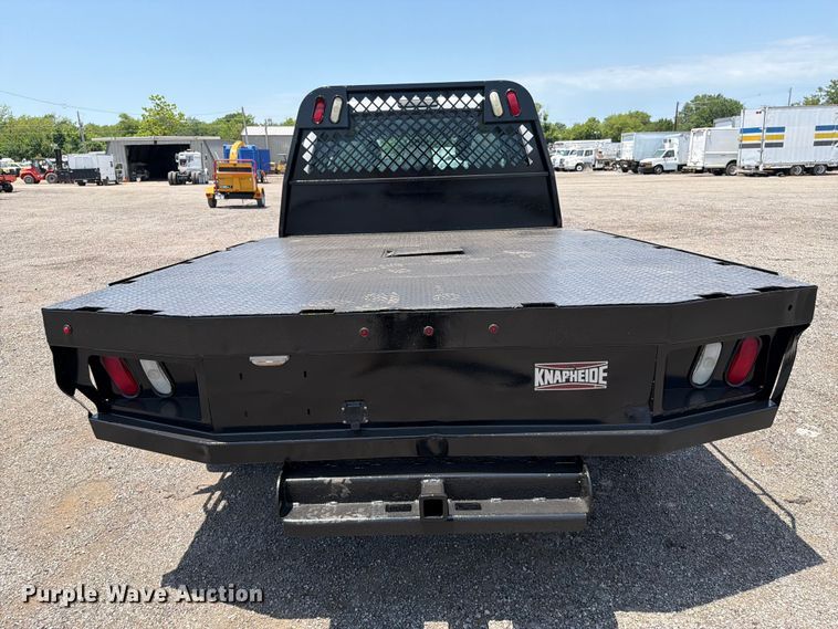image for item EG9299 2015 Ford F350 Super Duty Crew Cab flatbed pickup truck