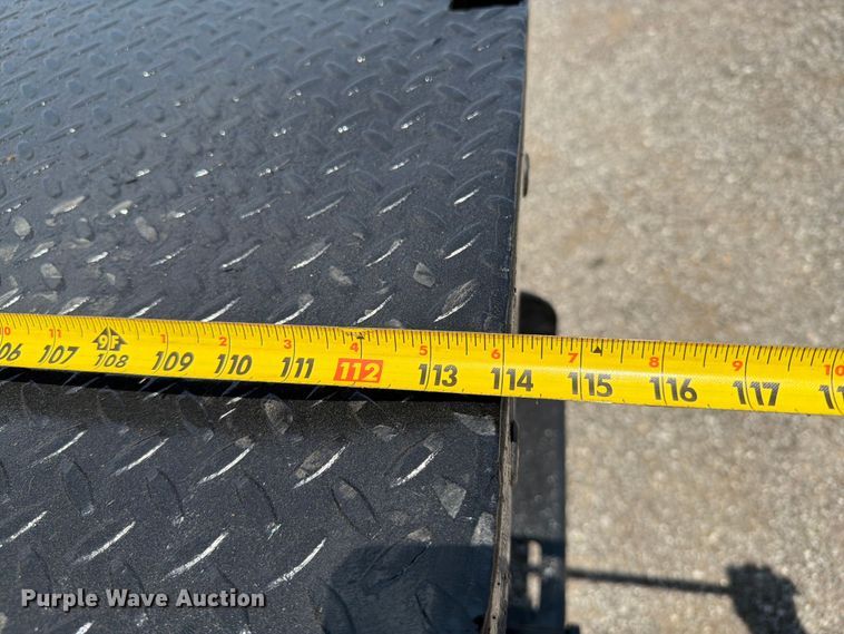 image for item EG9299 2015 Ford F350 Super Duty Crew Cab flatbed pickup truck