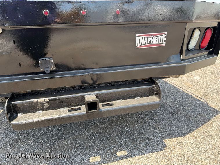 image for item EG9299 2015 Ford F350 Super Duty Crew Cab flatbed pickup truck