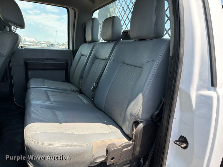image for item EG9299 2015 Ford F350 Super Duty Crew Cab flatbed pickup truck