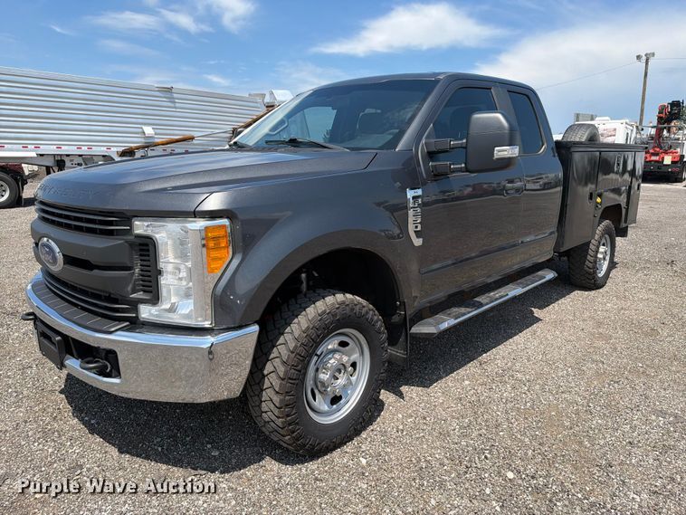 image for item EG9309 2017 Ford F250 Super Duty Ext. Cab utility bed pickup truck
