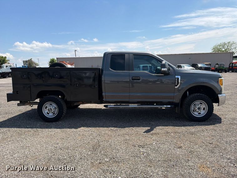 image for item EG9309 2017 Ford F250 Super Duty Ext. Cab utility bed pickup truck