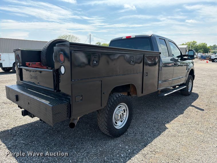 image for item EG9309 2017 Ford F250 Super Duty Ext. Cab utility bed pickup truck