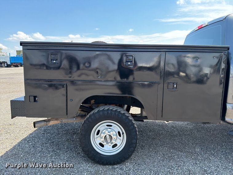 image for item EG9309 2017 Ford F250 Super Duty Ext. Cab utility bed pickup truck