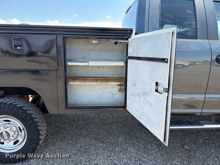 image for item EG9309 2017 Ford F250 Super Duty Ext. Cab utility bed pickup truck