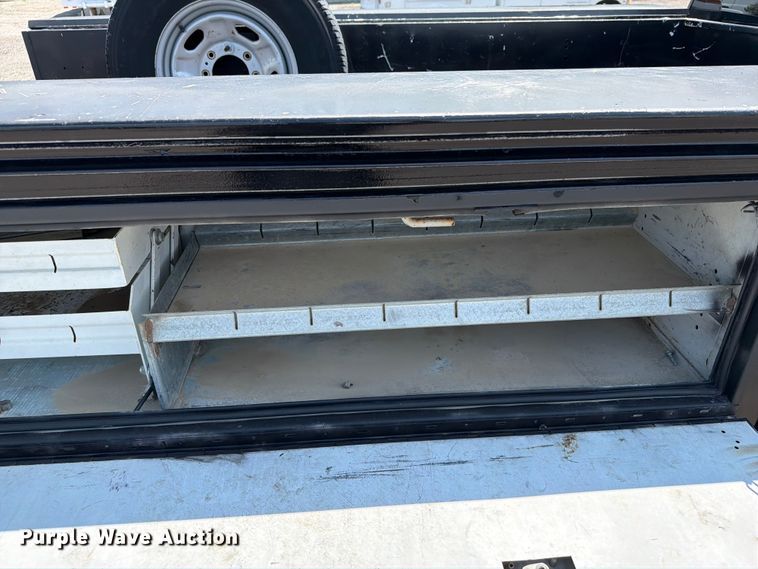 image for item EG9309 2017 Ford F250 Super Duty Ext. Cab utility bed pickup truck