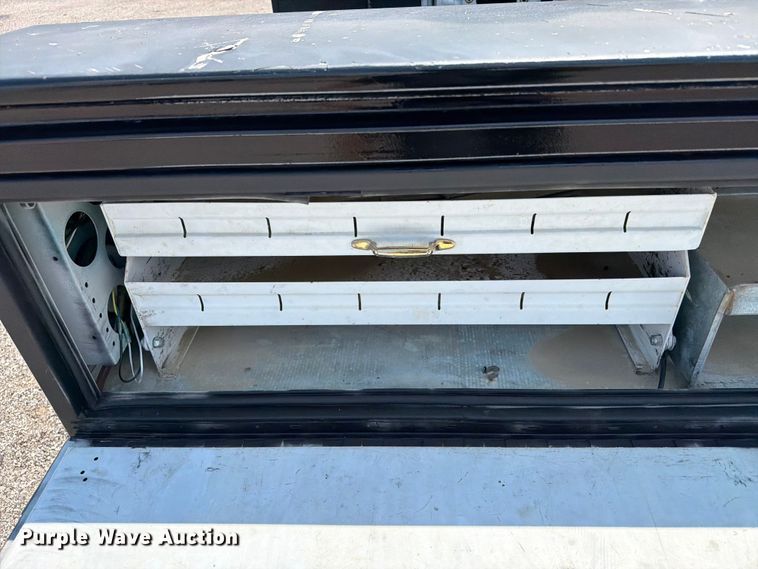 image for item EG9309 2017 Ford F250 Super Duty Ext. Cab utility bed pickup truck