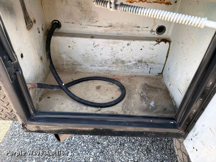 image for item EG9309 2017 Ford F250 Super Duty Ext. Cab utility bed pickup truck