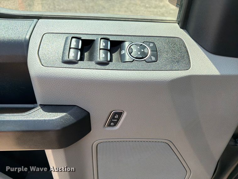 image for item EG9309 2017 Ford F250 Super Duty Ext. Cab utility bed pickup truck